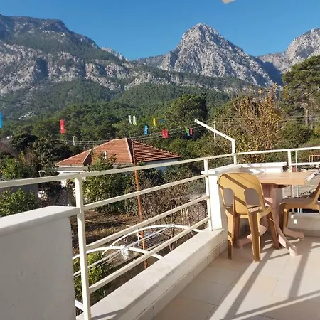 с ванной, балконом и кухней в Beldibi. Kemer